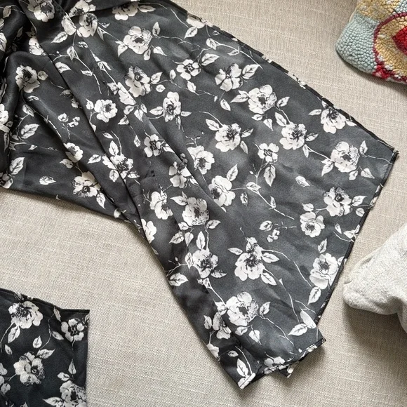 Raconteur Silky split leg pants NWT (Large, Petite.) - Picture 4 of 5